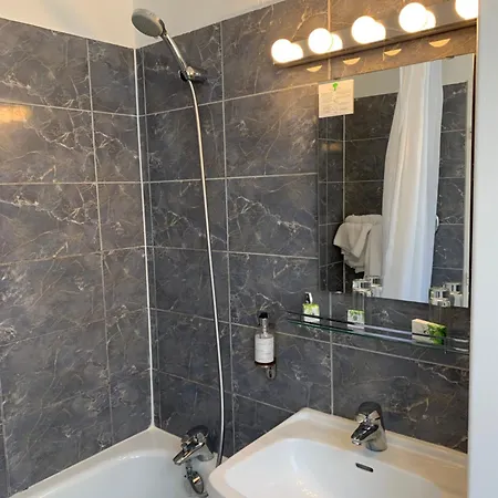 Ambassadeur - Port De Plaisance 3*