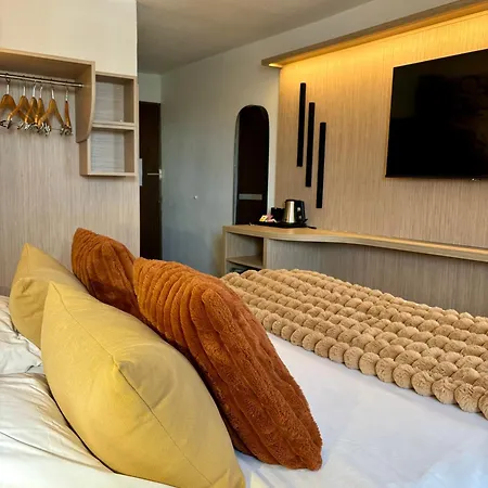 Ambassadeur - Port De Plaisance שרבורג