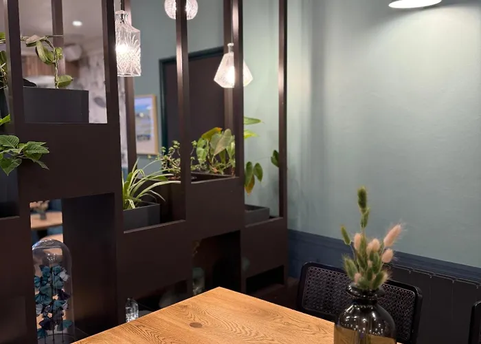 Ambassadeur - Port De Plaisance מלון 3*