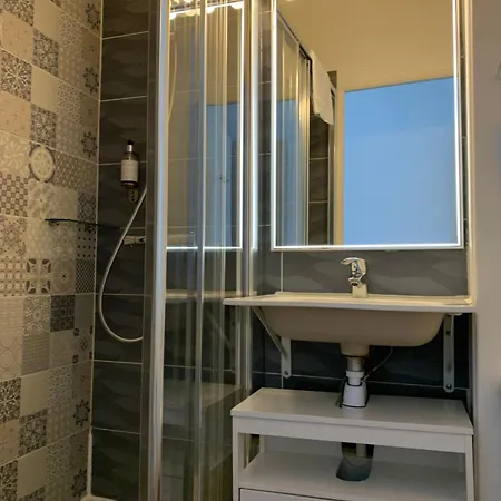 Hotel Ambassadeur - Port De Plaisance 3*