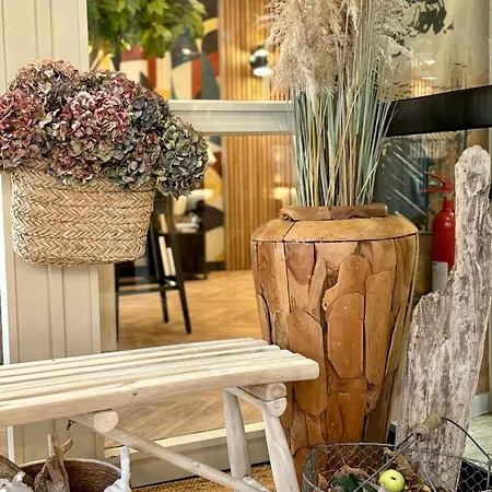 Ambassadeur - Port De Plaisance Hotel 3*