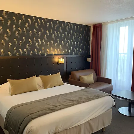 Ambassadeur - Port De Plaisance Hotel