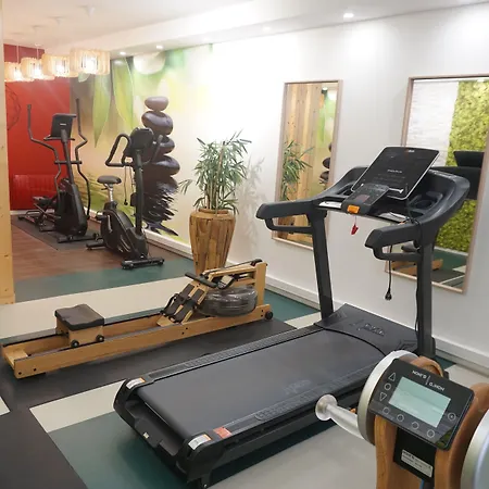 Hotel Ambassadeur - Port De Plaisance 3*