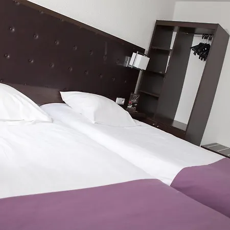 Ambassadeur - Port De Plaisance 3*
