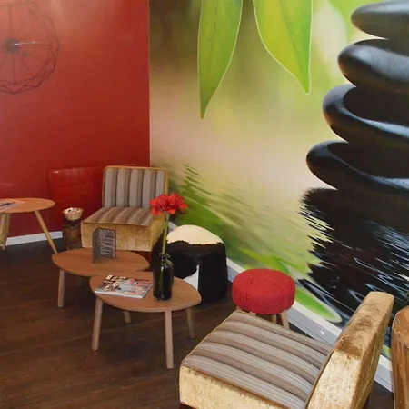 Ambassadeur - Port De Plaisance Hotel 3*