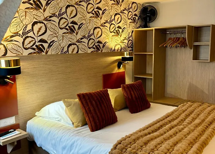 Ambassadeur - Port De Plaisance Hotel