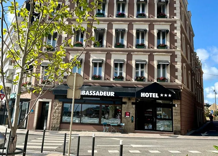 Ambassadeur - Port De Plaisance 3*