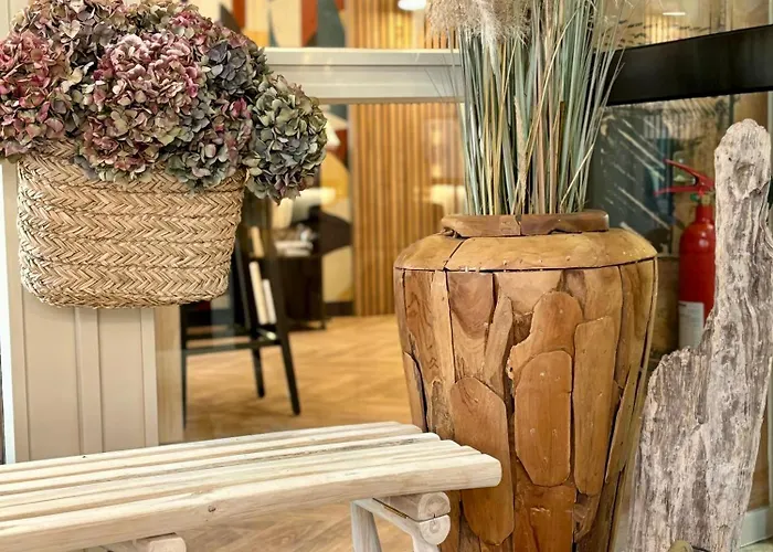 Ambassadeur - Port De Plaisance Hotel 3*