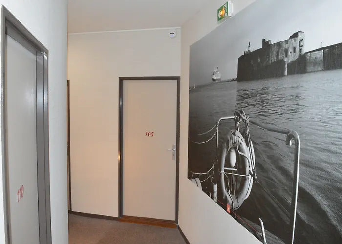 Ambassadeur - Port De Plaisance Hotel 3*