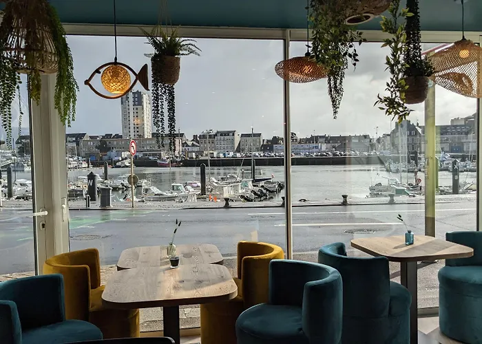 Ambassadeur - Port De Plaisance Hotel